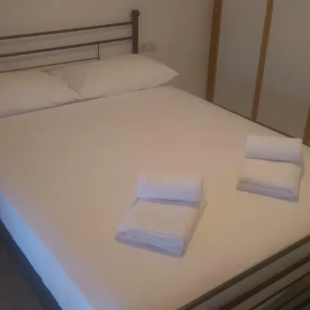 George Sweet House Kompítsion